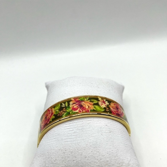 Vera Bradley Enamel English Rose Floral Hinged Gold Tone Bangle Bracelet Pink - Picture 1 of 8